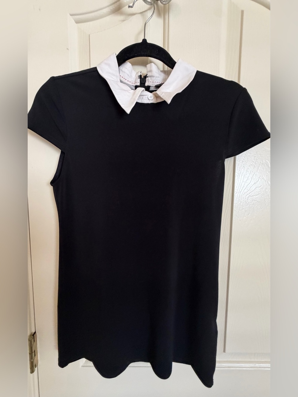 Alice + Olivia Black Short-Sleeve Top with White Peter Pan Collar